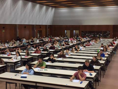 Fotos del comienzo de las pruebas de la Evaluación de Acceso a la Universidad (EvAU) en la UPNA.