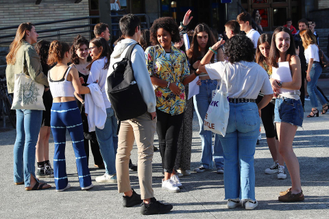 Fotos del comienzo de las pruebas de la Evaluación de Acceso a la Universidad (EvAU) en la UPNA.