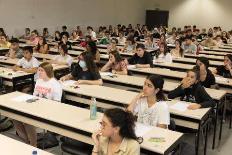 Fotos del comienzo de las pruebas de la Evaluación de Acceso a la Universidad (EvAU) en Tudela.
