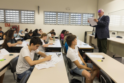 Fotos del comienzo de las pruebas de la Evaluación de Acceso a la Universidad (EvAU) en Tudela.