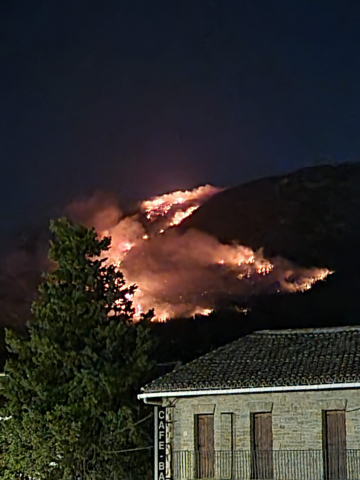 El incendio de la Sierra de Leyre visto desde Yesa