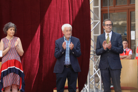 Entrega del premio Príncipe de Viana a Pedro Salaberri.