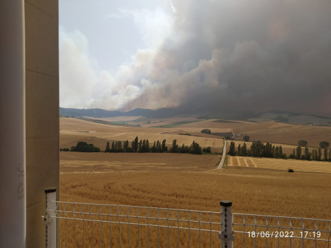 Fotos del incendio producido entre Obanos y Legarda.