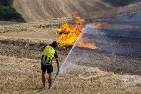 Fotos del incendio producido entre Obanos y Legarda.