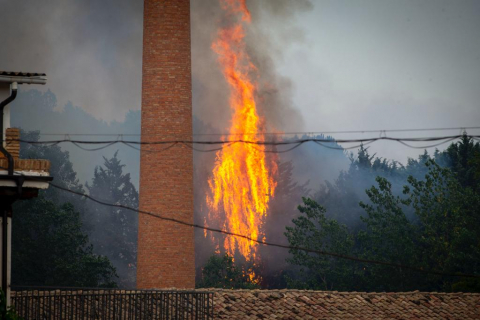 Fotos del incendio producido entre Obanos y Legarda a su llegada a Puente la Reina