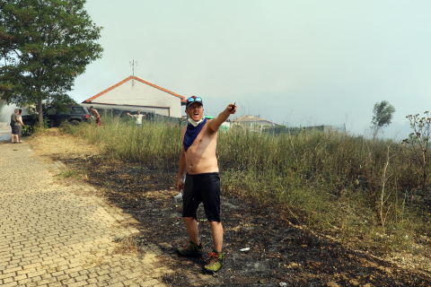 Fotos del incendio producido entre Obanos y Legarda.