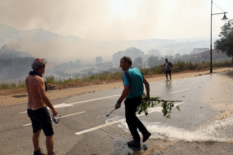 Fotos del incendio producido entre Obanos y Legarda.