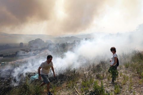 Fotos del incendio producido entre Obanos y Legarda.