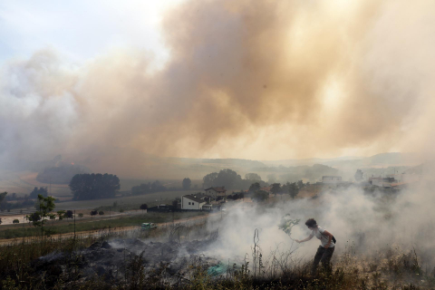 Fotos del incendio producido entre Obanos y Legarda.
