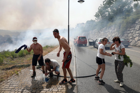 Fotos del incendio producido entre Obanos y Legarda.