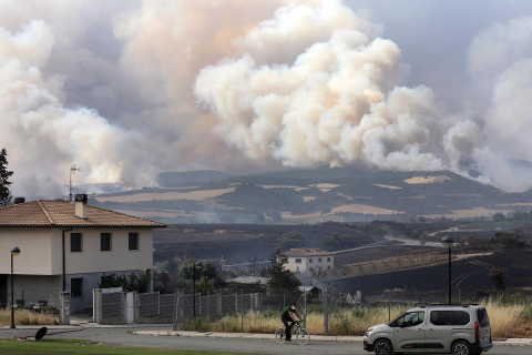 Fotos del incendio producido entre Obanos y Legarda.