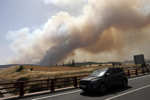 Fotos del incendio producido entre Obanos y Legarda.