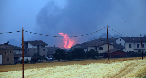 Fotos del incendio producido entre Obanos y Legarda.