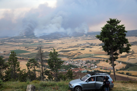 Fotos del incendio producido entre Obanos y Legarda.