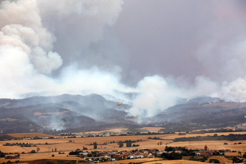Fotos del incendio producido entre Obanos y Legarda.