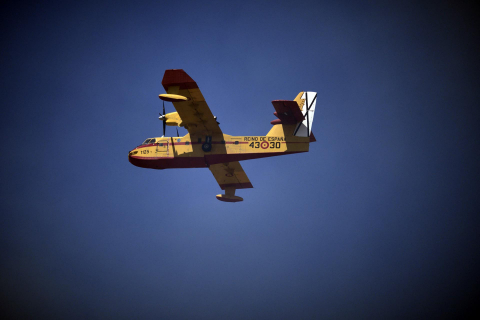 Fotos de los incendios activos en Navarra este domingo.