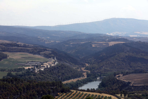 Fotos de los incendios en Navarra y sus efectos este martes. Zona quemada en el Señorío de Sarría desde Artazu.