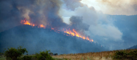 Trabajos de extinción del incendio en Gallipienzo