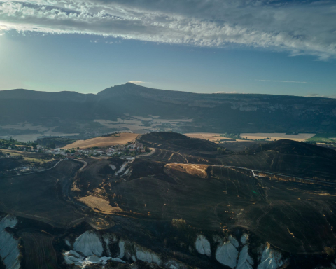 Efectos del incendio en el valle de Etxauri.
