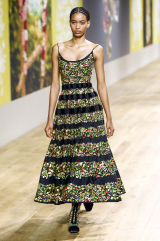 Desfile de Alta Costura de Dior colección para el otoño-invierno 2022/23.