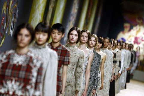Desfile de Alta Costura de Dior colección para el otoño-invierno 2022/23.