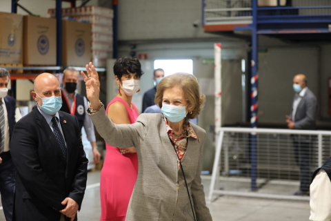 Fotos de la visita de la Reina Sofía al Banco de Alimentos de Navarra.