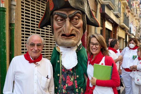 La Comparsa de Gigantes y Cabezudos, en las calles de Pamplona el 7 de julio 2022.