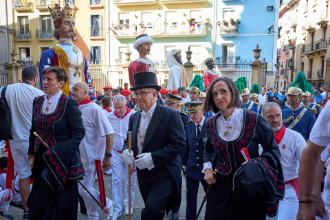 La Comparsa de Gigantes y Cabezudos, en las calles de Pamplona el 7 de julio 2022.