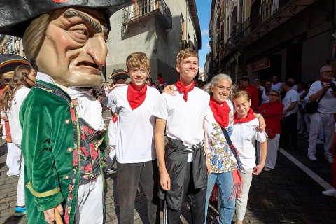 La Comparsa de Gigantes y Cabezudos, en las calles de Pamplona el 7 de julio 2022.