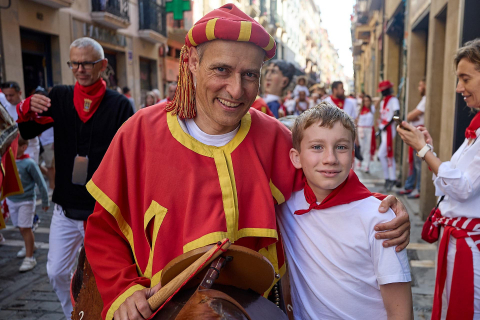 La Comparsa de Gigantes y Cabezudos, en las calles de Pamplona el 7 de julio 2022.