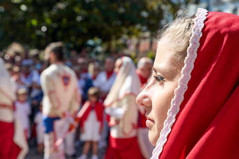 La Comparsa de Gigantes y Cabezudos, en las calles de Pamplona el 7 de julio 2022.