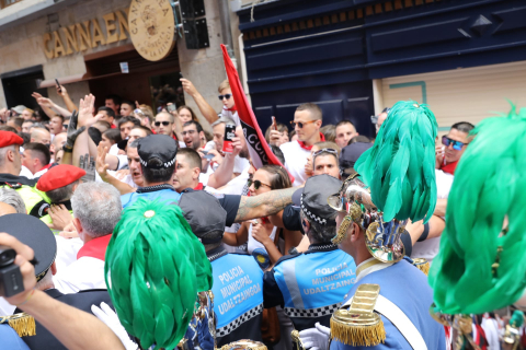 Incidentes en la calle Curia durante la procesión