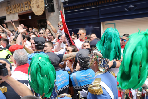Incidentes en la calle Curia durante la procesión