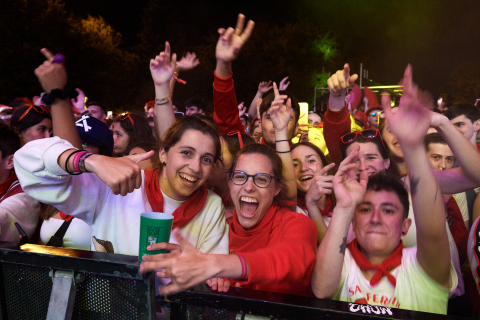 Imagen del concierto de Ms Nina y PtaZeta en los Fueros