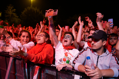 Imagen del concierto de Ms Nina y PtaZeta en los Fueros