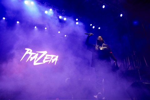 Imagen del concierto de Ms Nina y PtaZeta en los Fueros