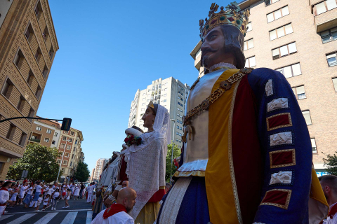 Comparsa de Gigantes y Cabezudos día 9
