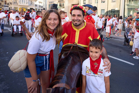Comparsa de Gigantes y Cabezudos día 9