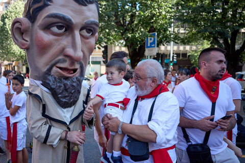 Comparsa de Gigantes y Cabezudos día 9