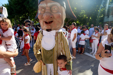Fotos de la salida de la comparsa de Gigantes y Cabezudos este 10 de julio