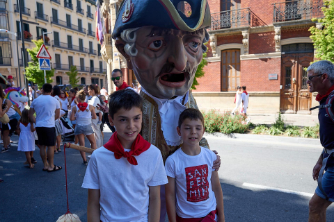 Fotos de la salida de la comparsa de Gigantes y Cabezudos este 10 de julio