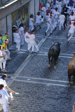 Fotos del quinto encierro de San Fermín 2022