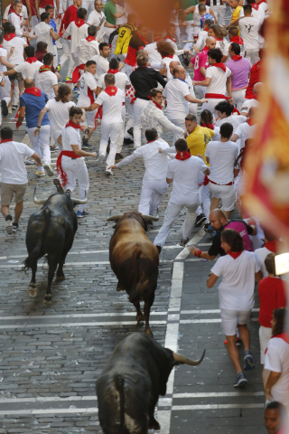 Fotos del quinto encierro de San Fermín 2022