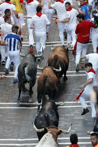 Fotos del quinto encierro de San Fermín 2022