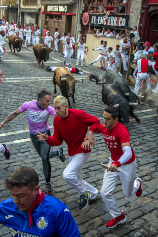 Fotos del quinto encierro de San Fermín 2022