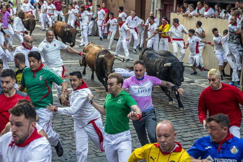 Fotos del quinto encierro de San Fermín 2022