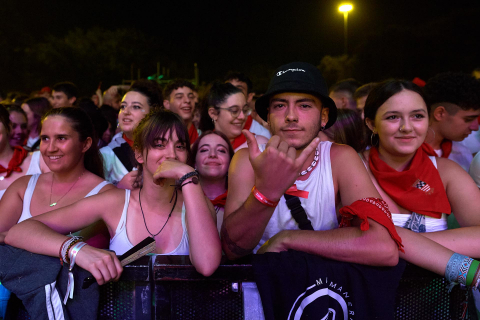 Concierto de Ben Yart y FERNANDOCOSTA en la Plaza de los Fueros