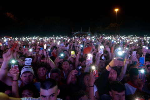 Concierto de Ben Yart y FERNANDOCOSTA en la Plaza de los Fueros
