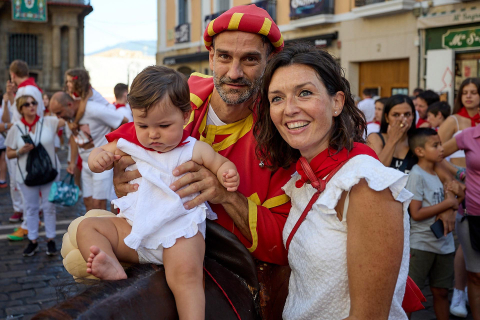 Fotos de la salida de la Comparsa de Gigantes y Cabezudos este 12 de julio.