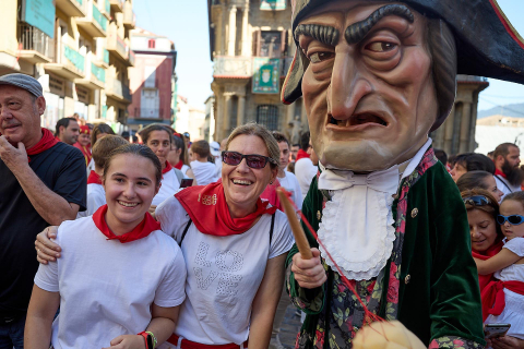 Fotos de la salida de la Comparsa de Gigantes y Cabezudos este 12 de julio.